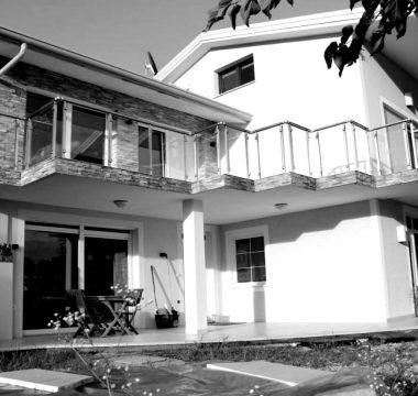 Glass_zunanja_kvadrat_float-c-blackwhite